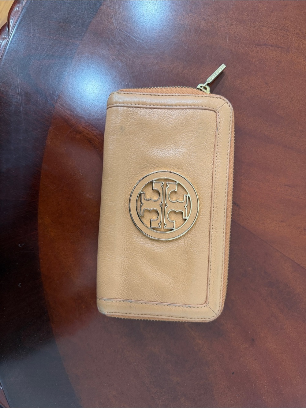 Tory Burch Amanda Continental Zip-Around Leather Card Holder